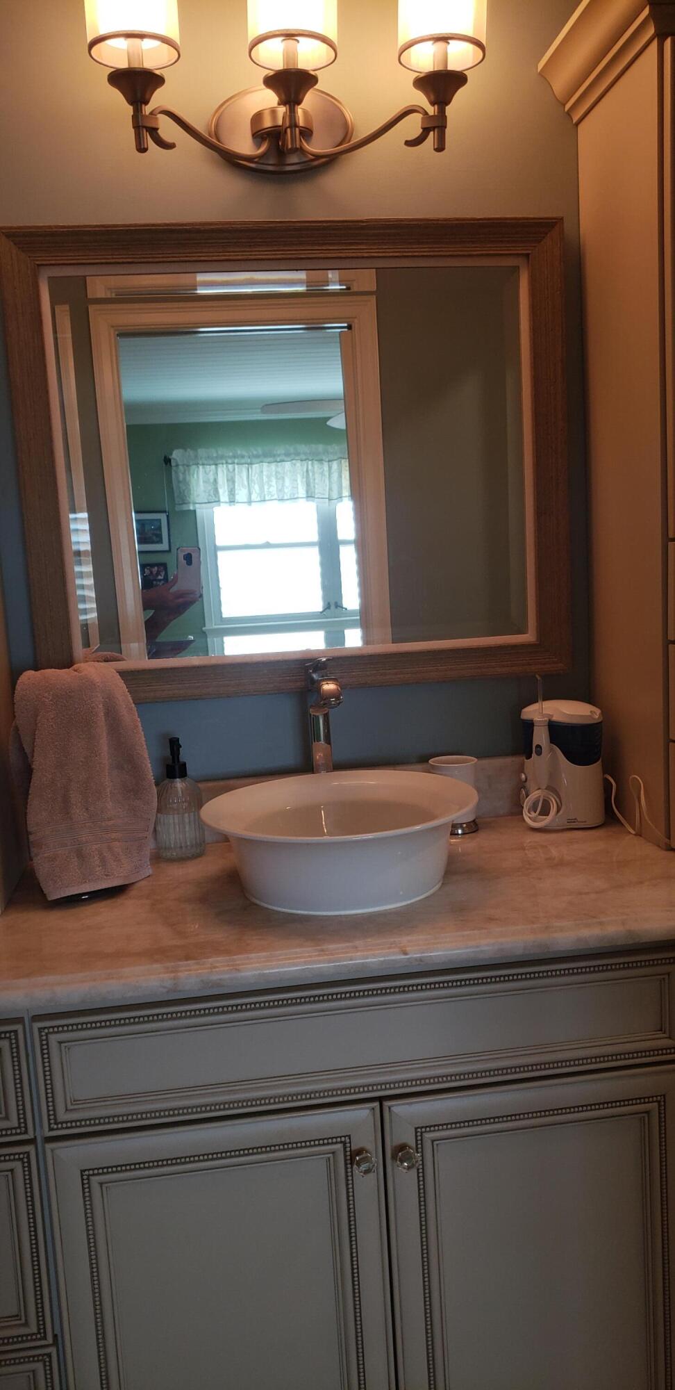 HUTCHINSON HOUSE CONDO - Residential Lease