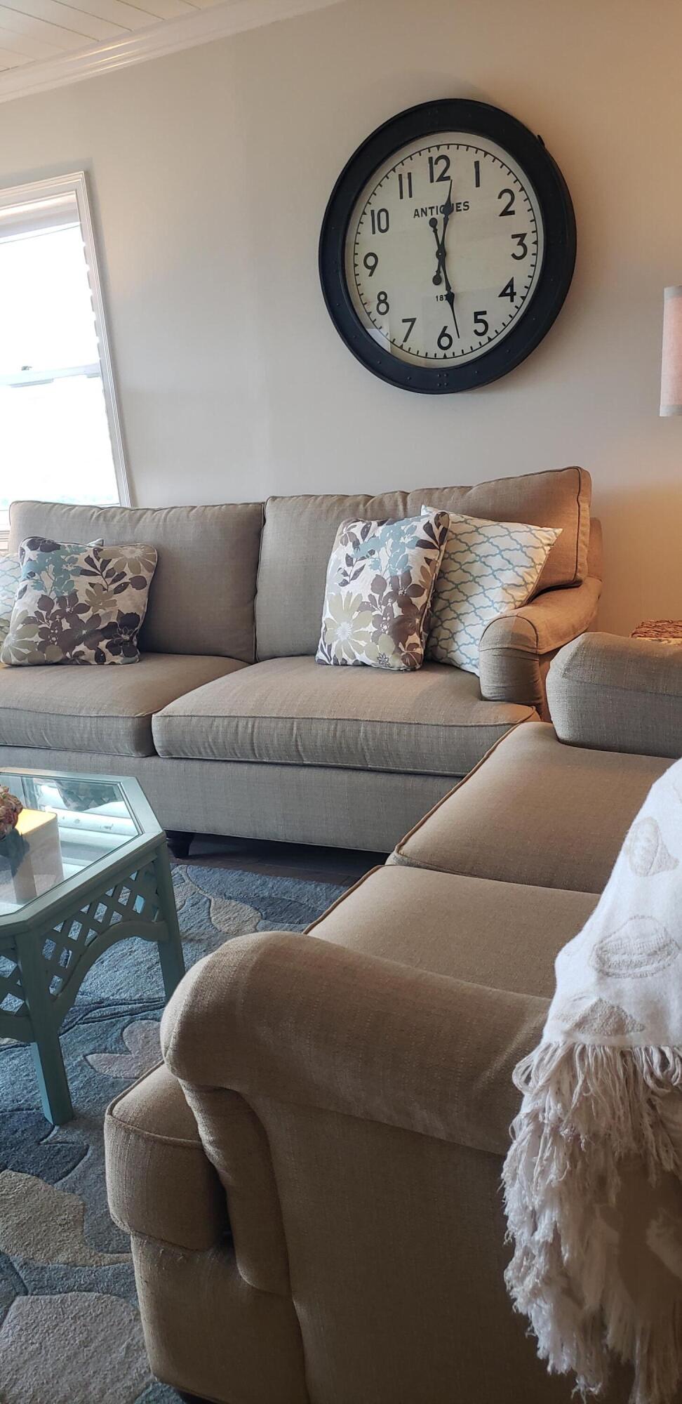 HUTCHINSON HOUSE CONDO - Residential Lease