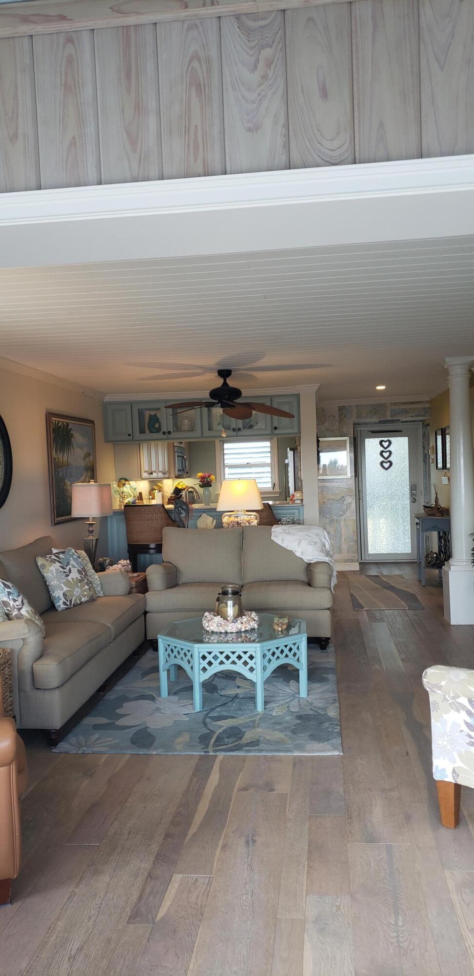 HUTCHINSON HOUSE CONDO - Residential Lease