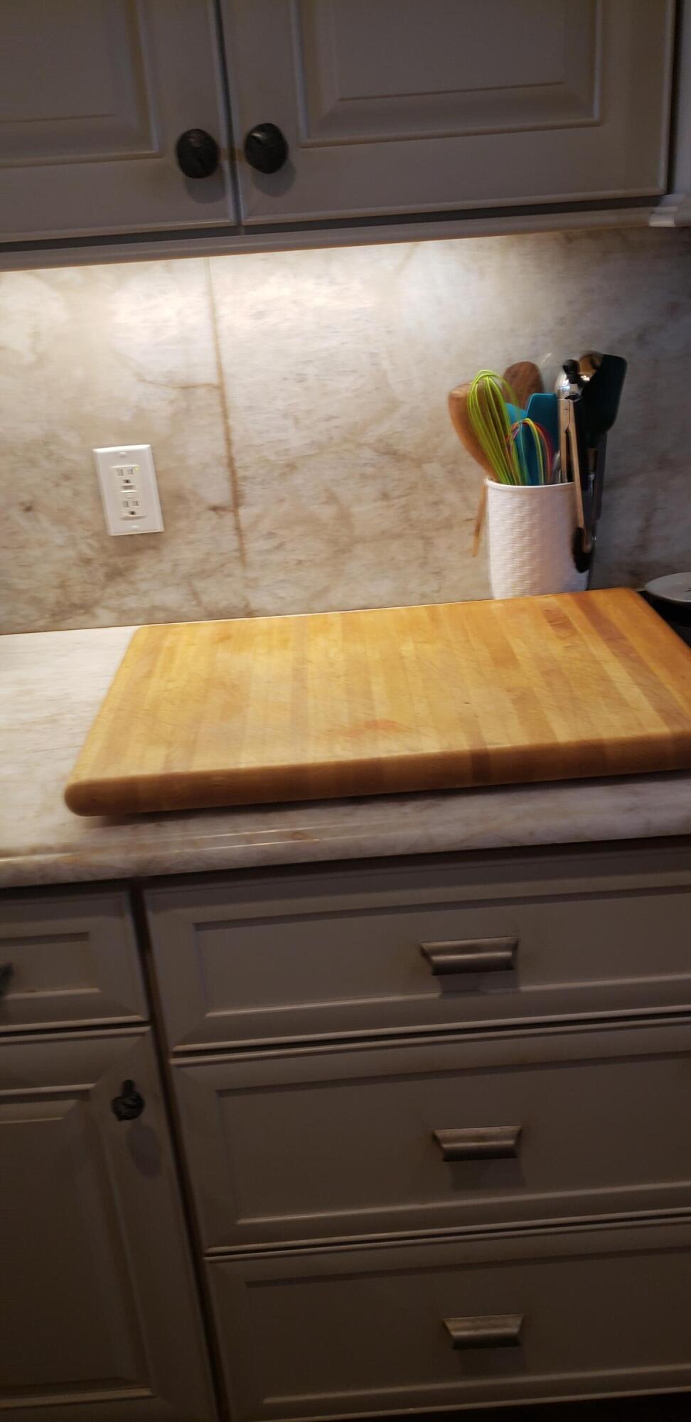 HUTCHINSON HOUSE CONDO - Residential Lease