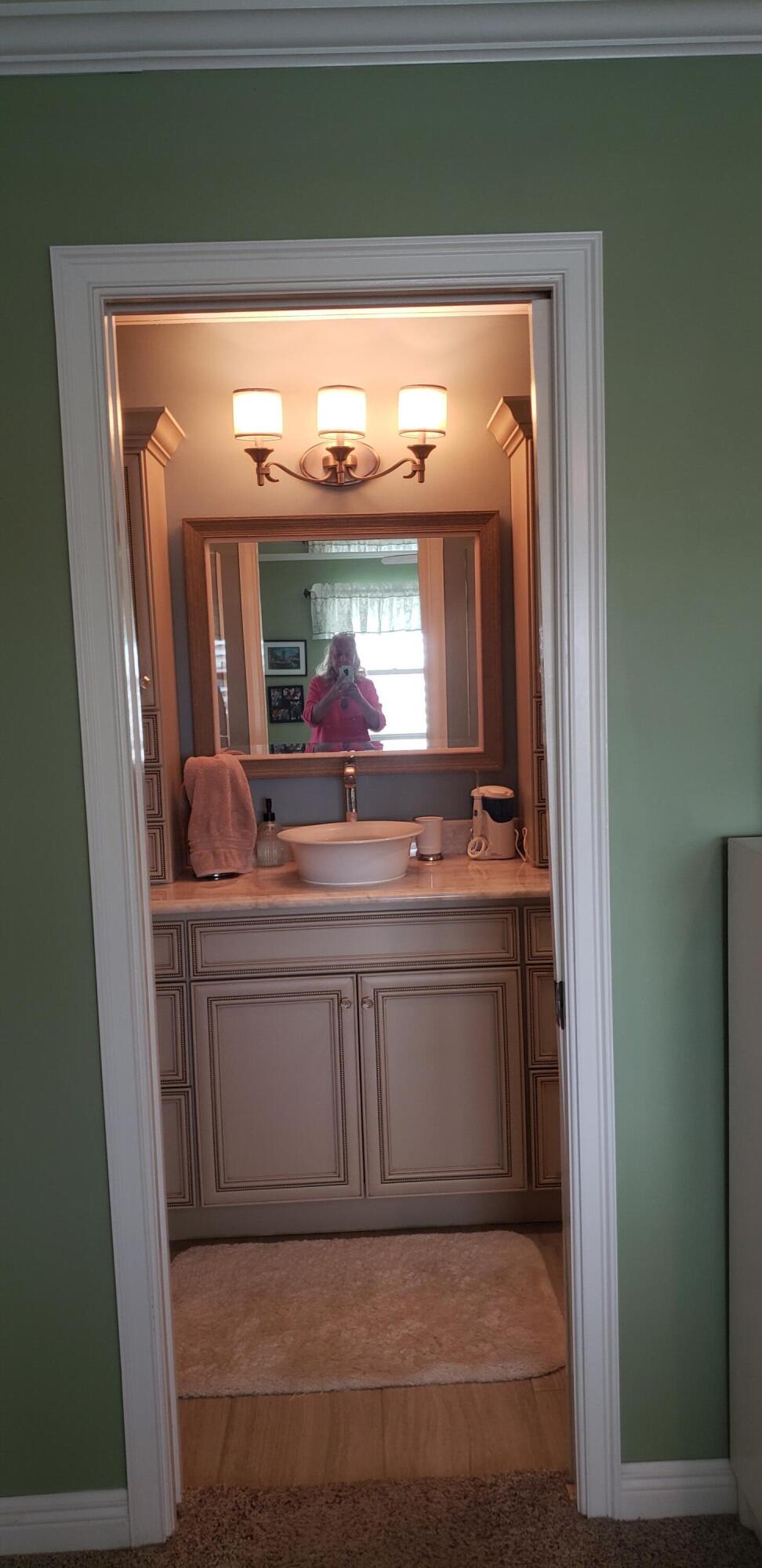 HUTCHINSON HOUSE CONDO - Residential Lease