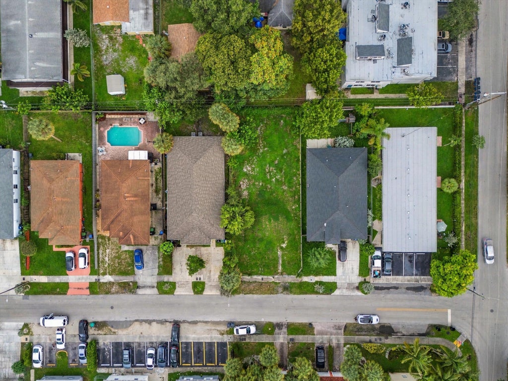 Photo of 1312 NW 2nd Street, Fort Lauderdale, FL 33311 (MLS # B26080504)