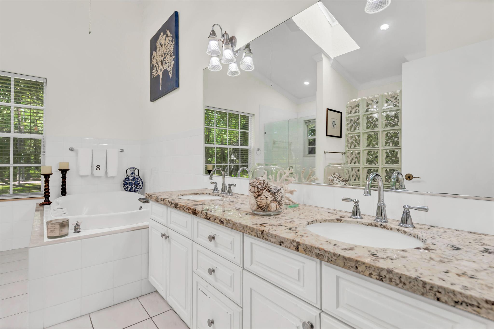 OAKWOOD ESTATES - Residential