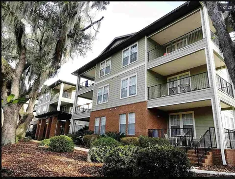 1257 SW 9th Road SW Unit 305, Gainesville, FL MLS: R11073283