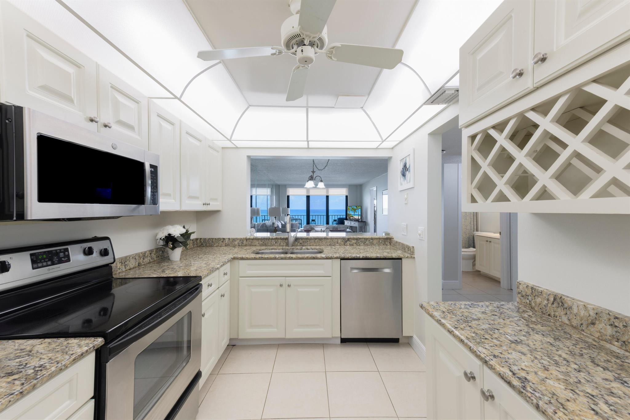 4250 N Highway A1a 705