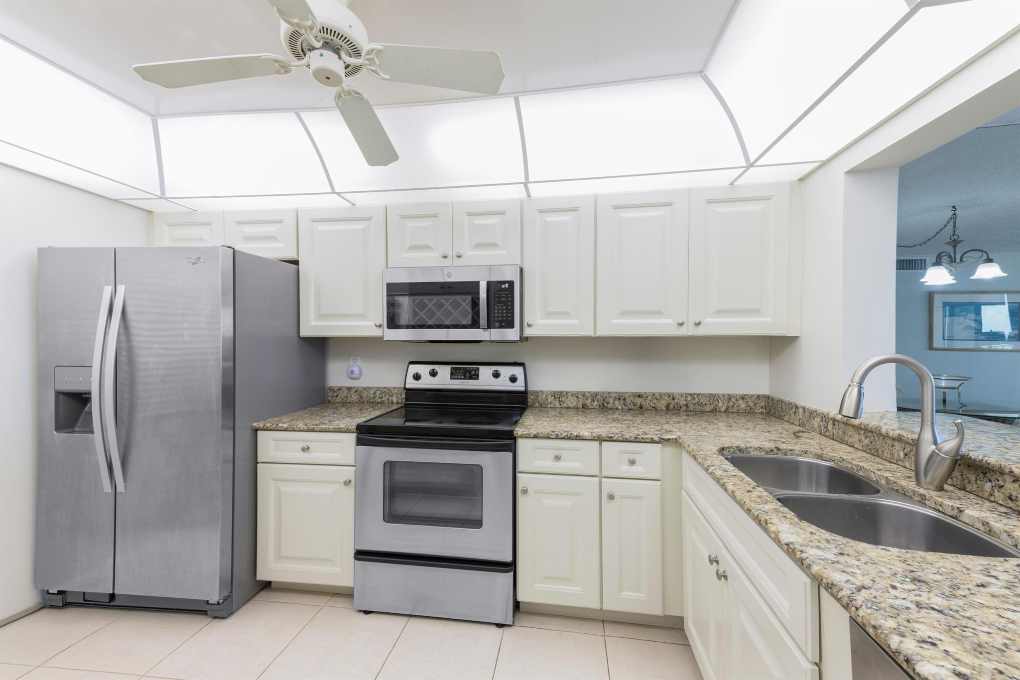 4250 N Highway A1a 705