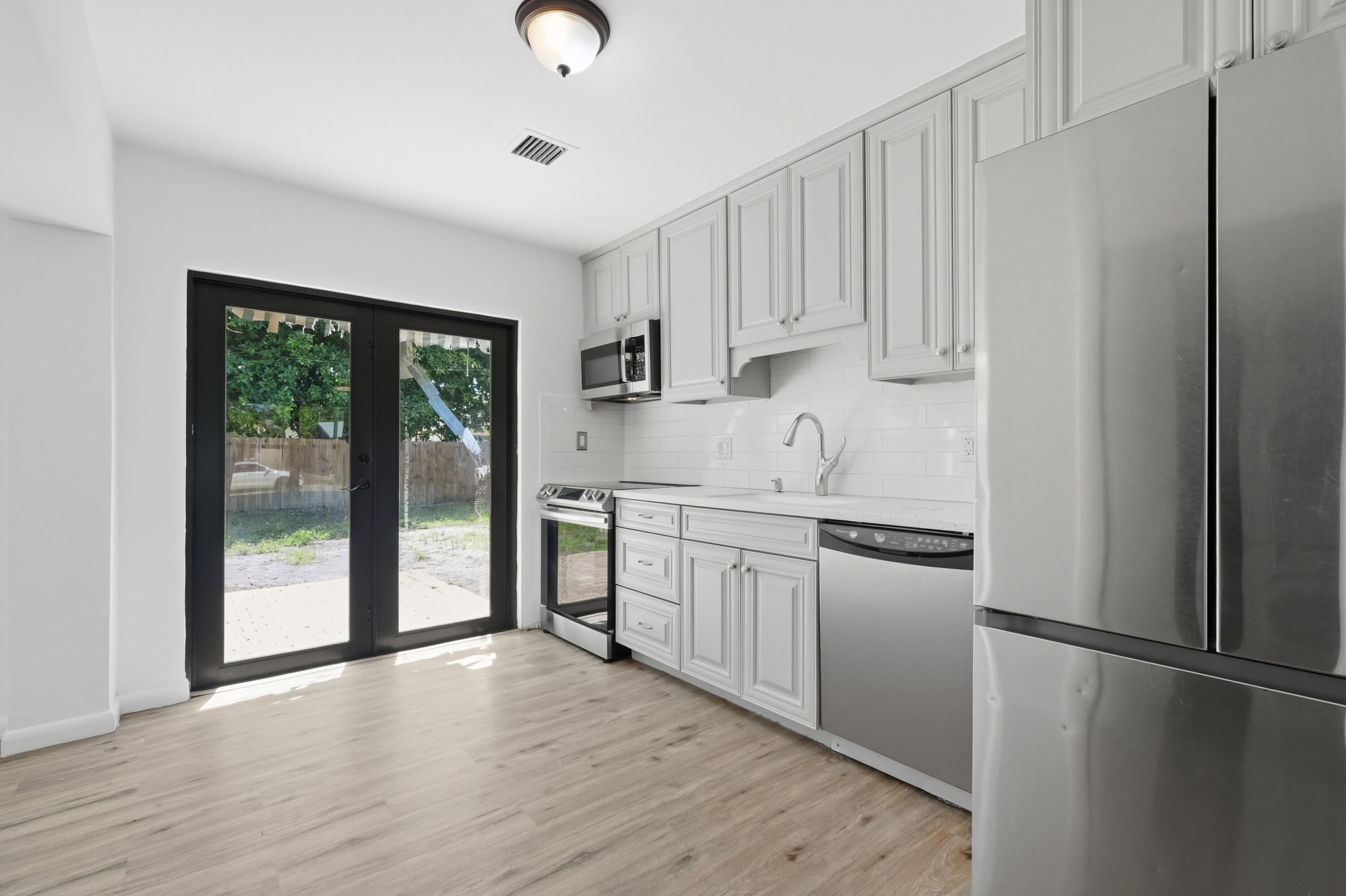 NORTH ANDREWS TERRACE - Residential
