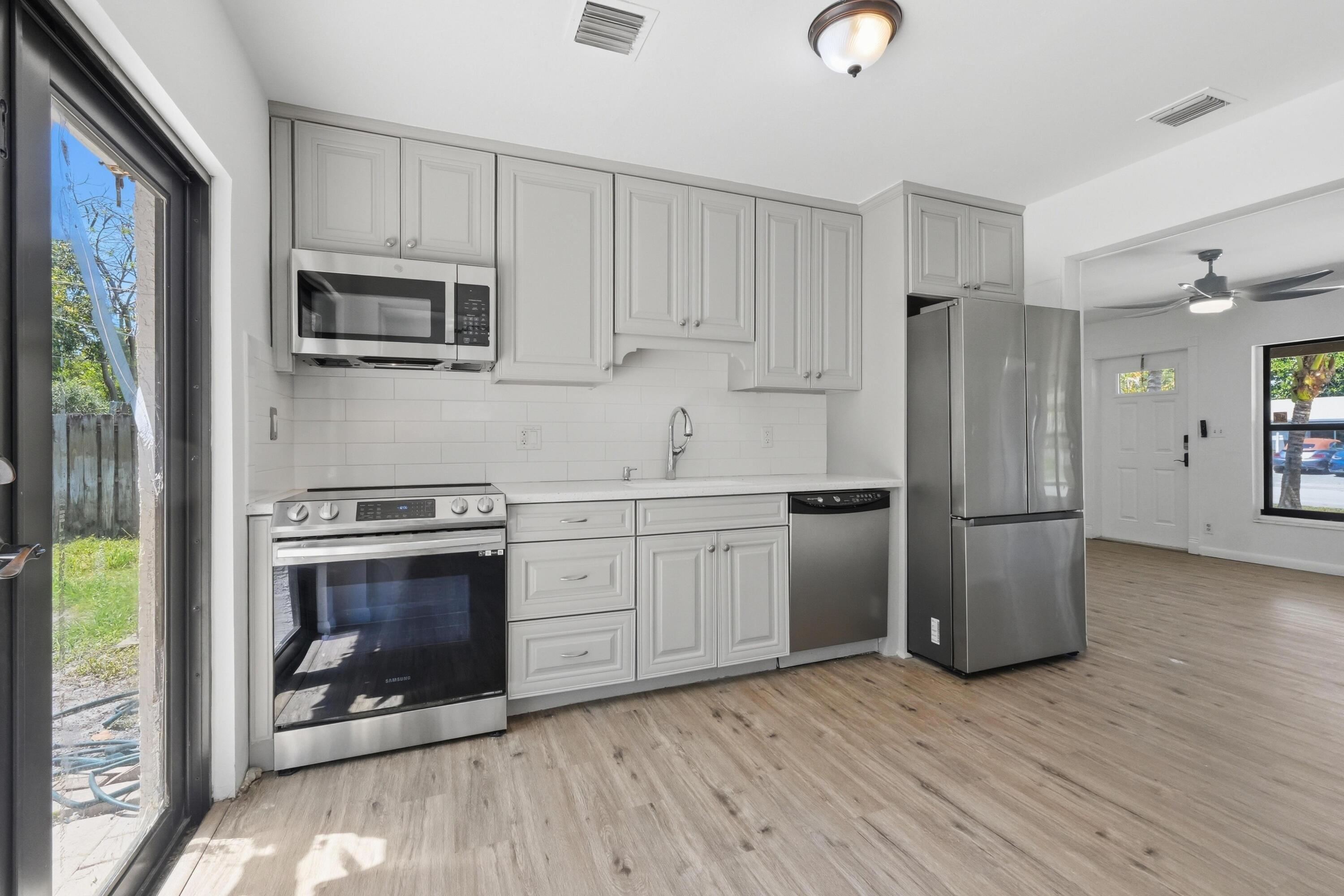 NORTH ANDREWS TERRACE - Residential