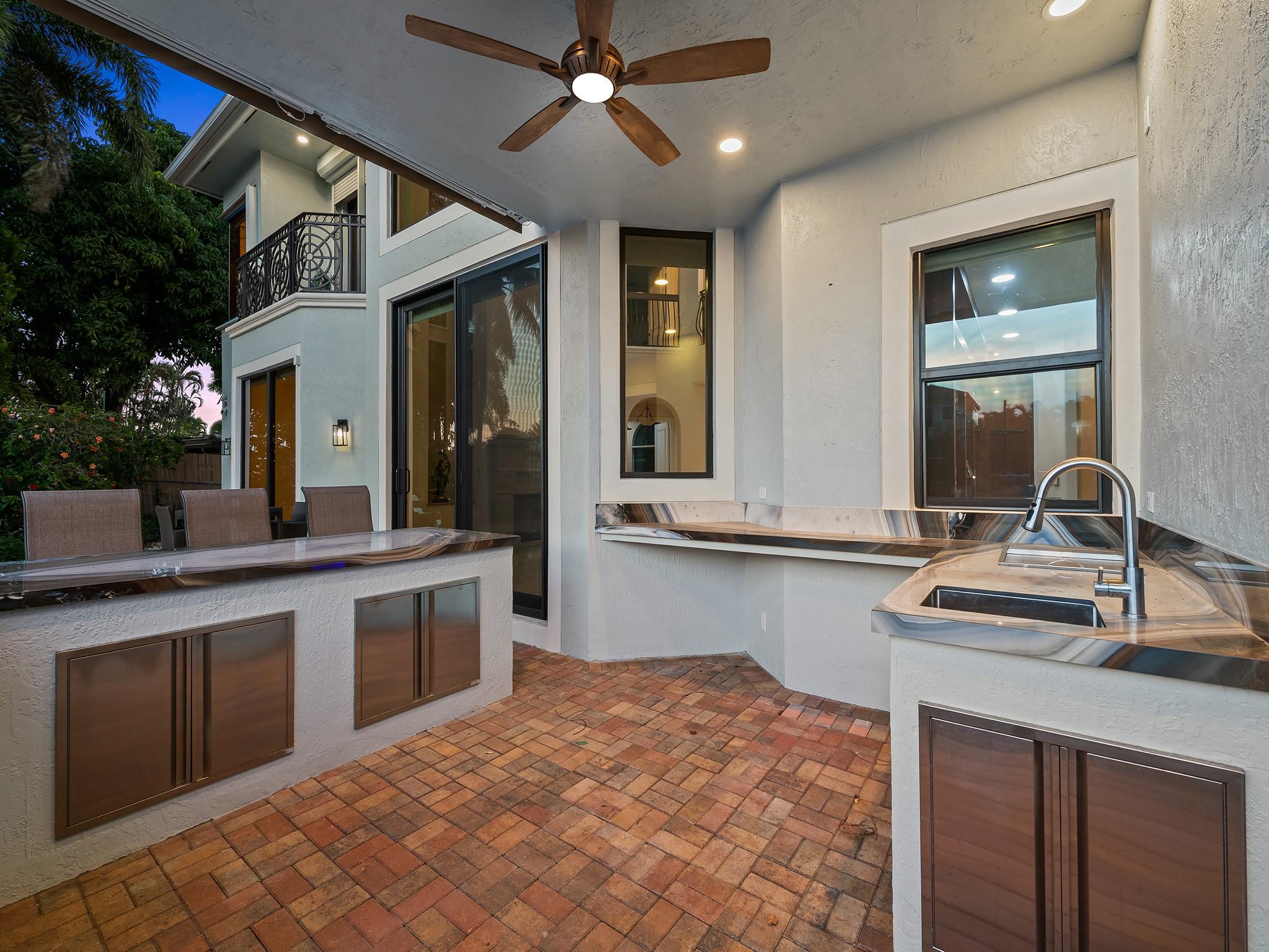 LIGHTHOUSE POINT 3RD SEC - Residential