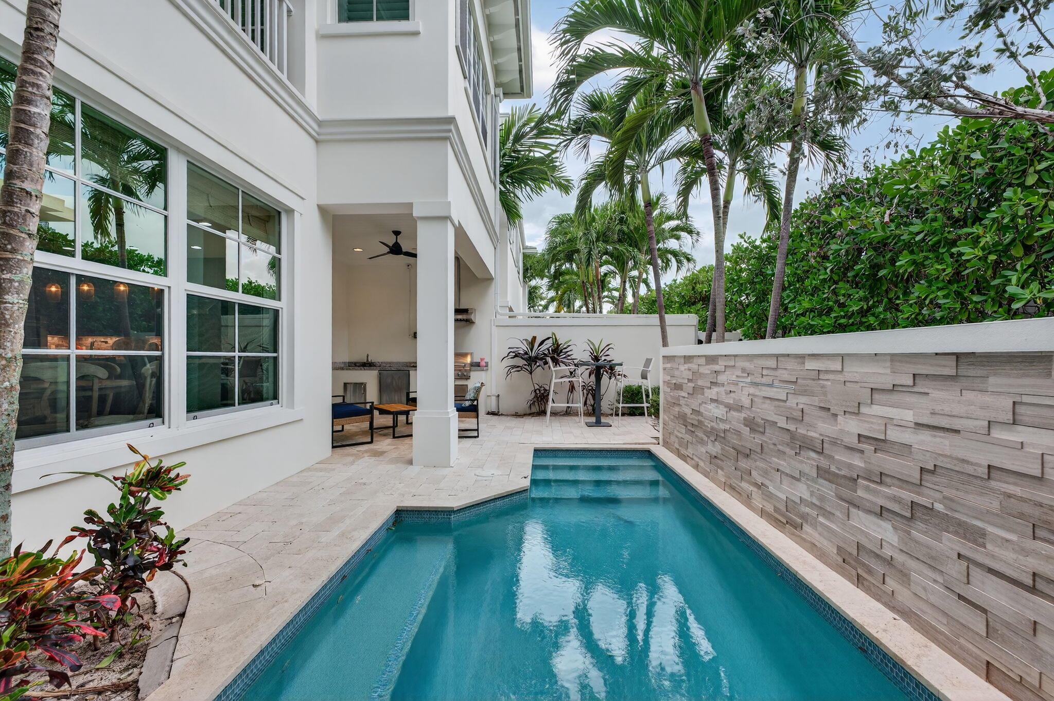 OCEANSIDE TOWNHOMES - Residential