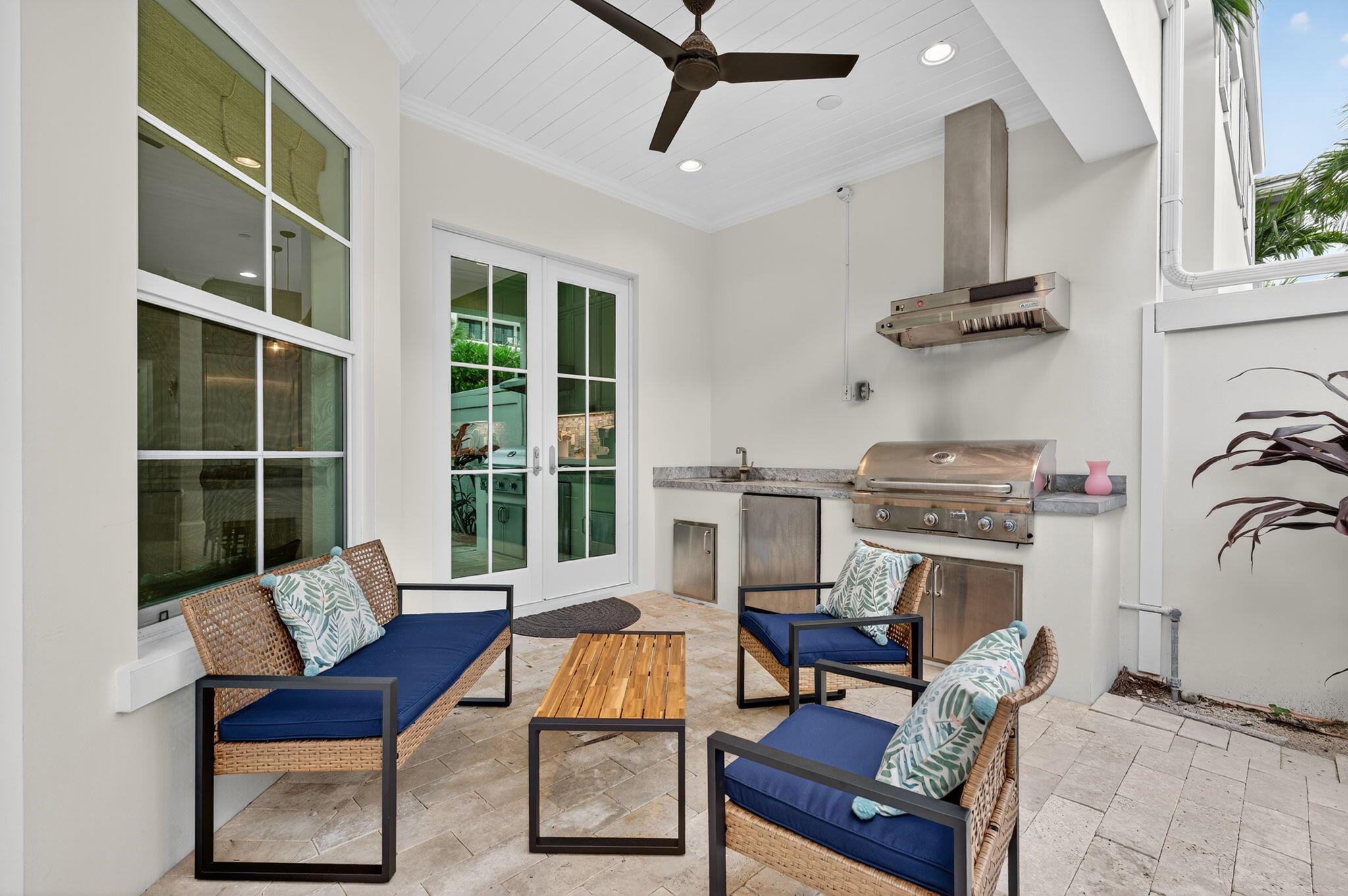 OCEANSIDE TOWNHOMES - Residential