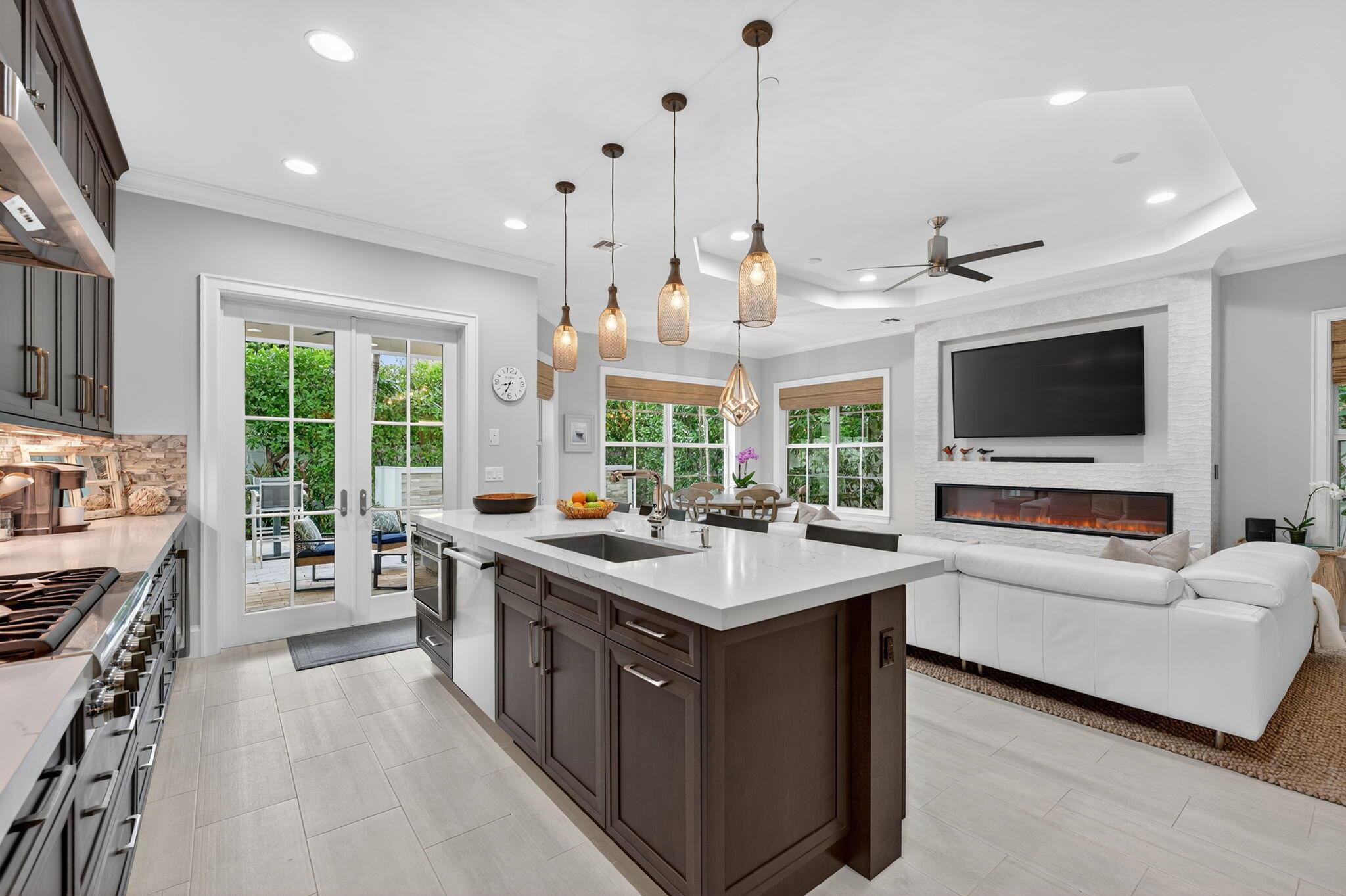 OCEANSIDE TOWNHOMES - Residential