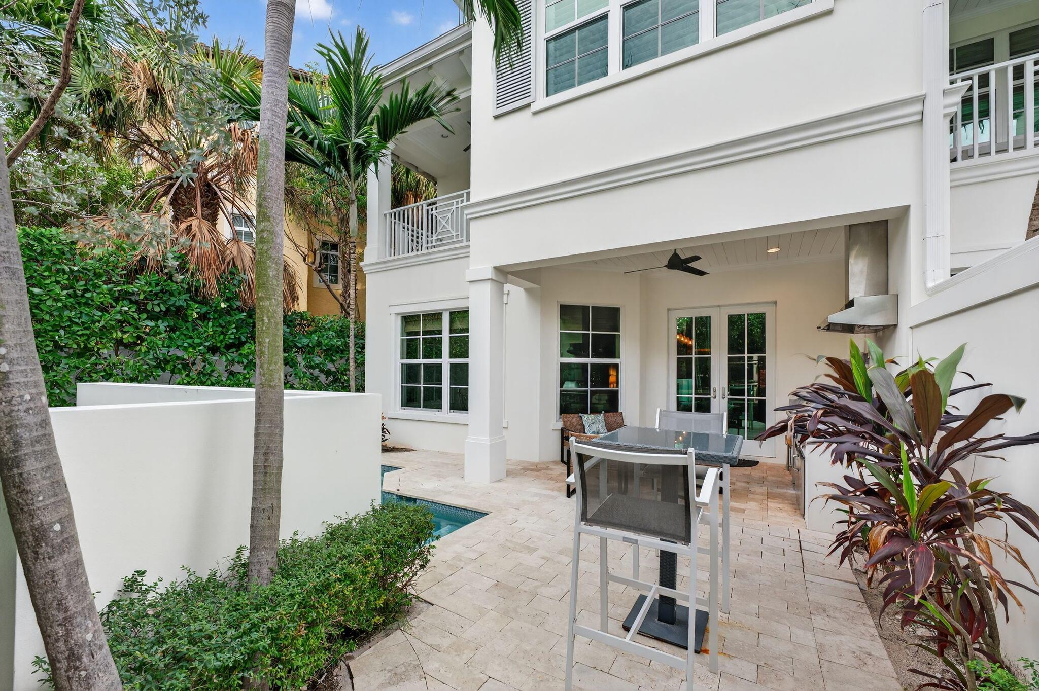 OCEANSIDE TOWNHOMES - Residential