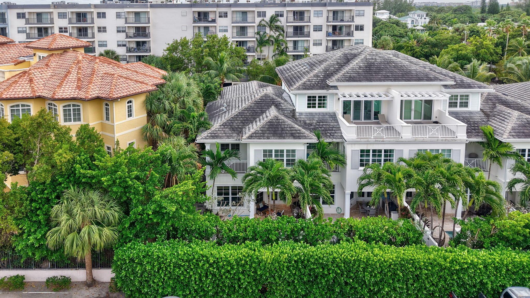 OCEANSIDE TOWNHOMES - Residential