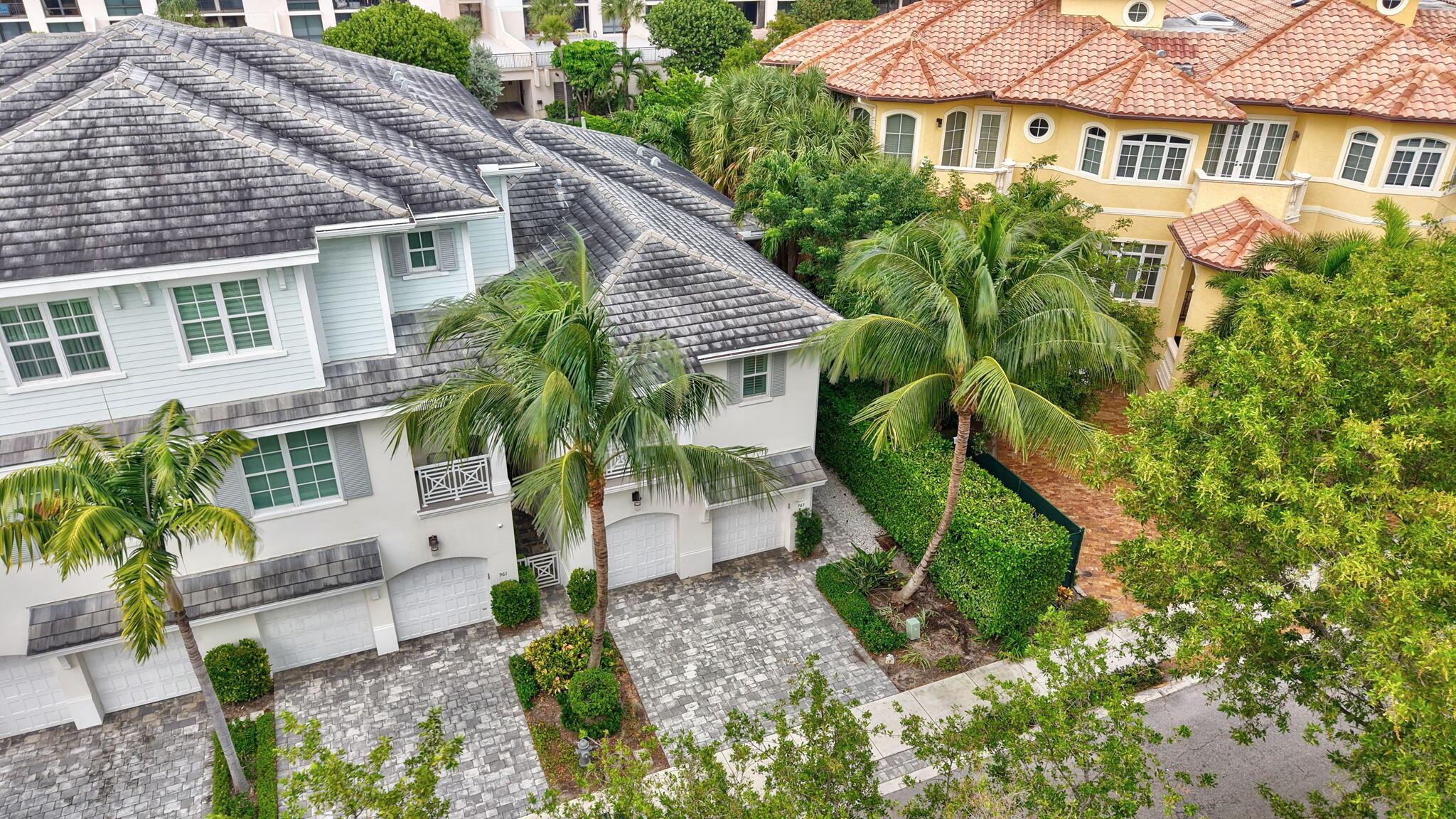 OCEANSIDE TOWNHOMES - Residential