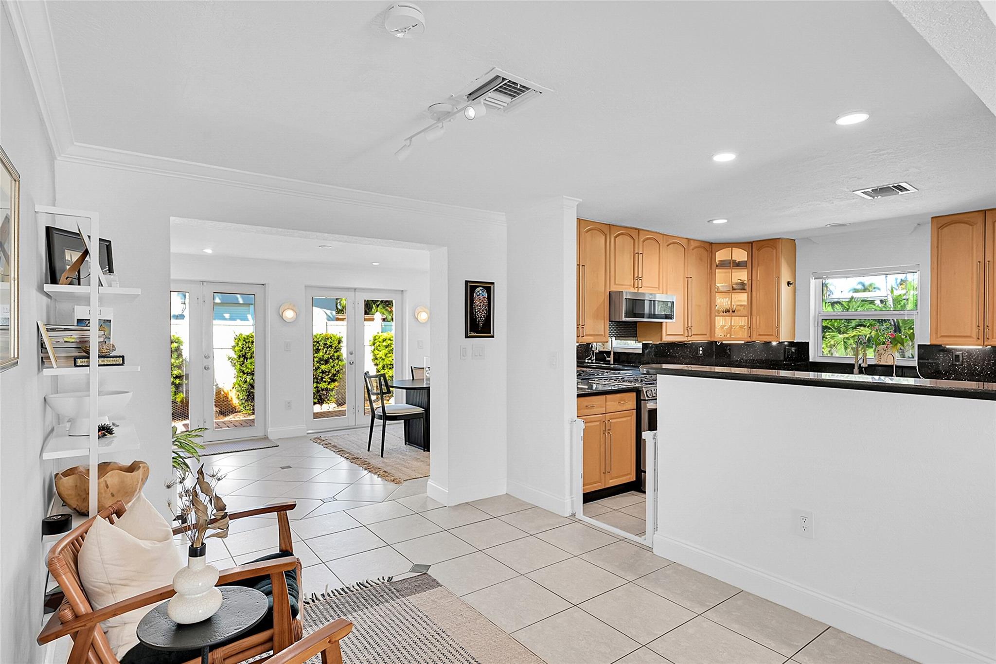 281 SW 18th Ct