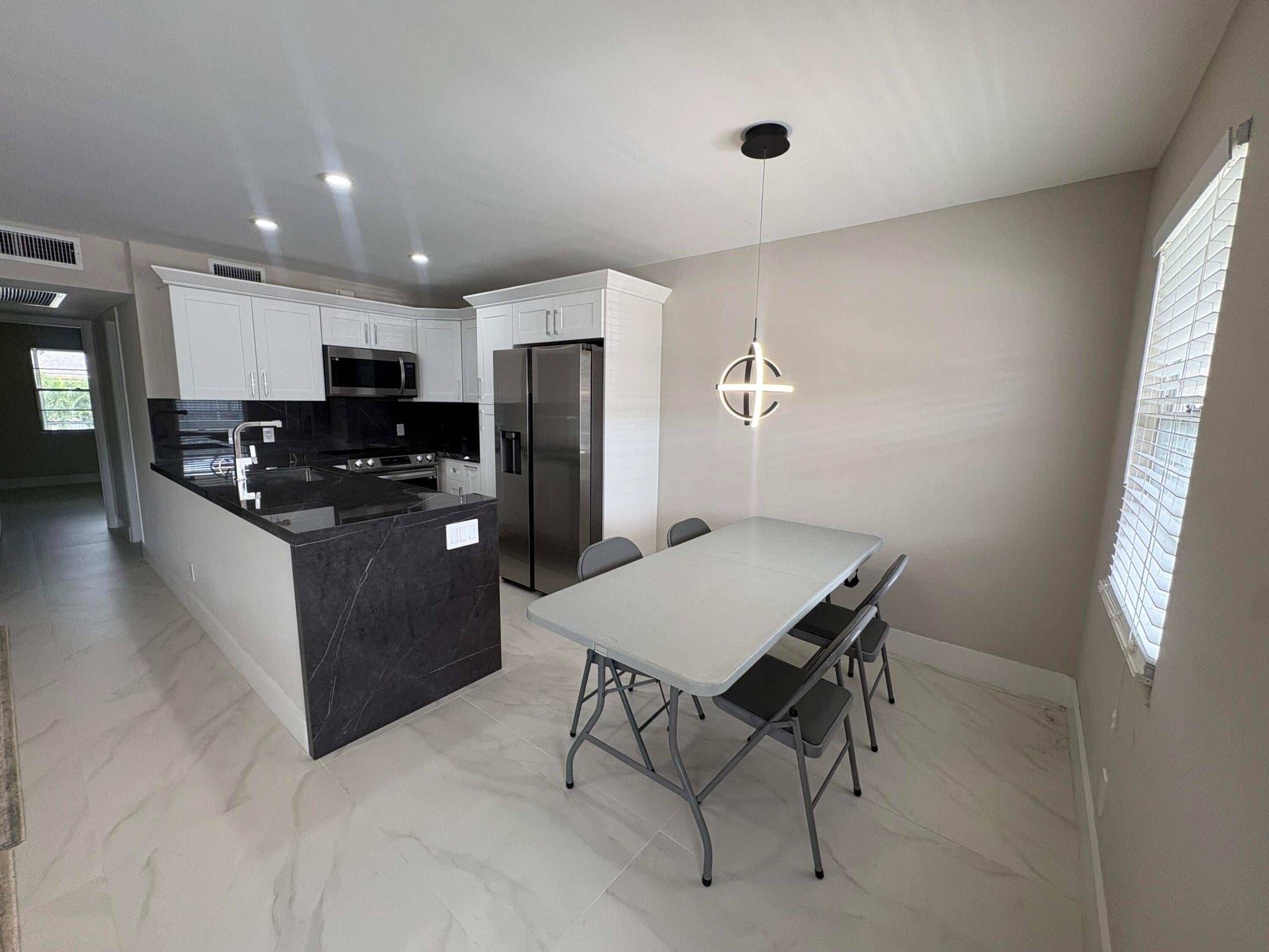 186 UPMINSTER I 186
