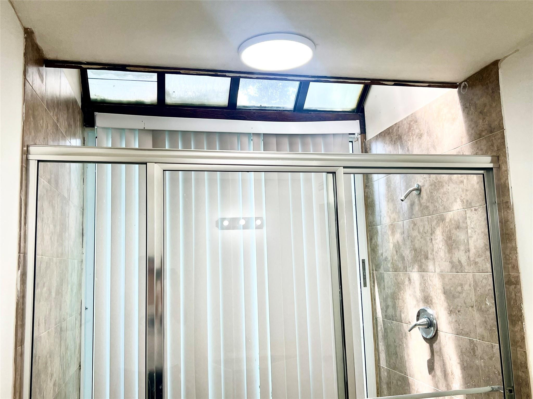 RACQUET CLUB OF DEER CREEK - Residential Lease