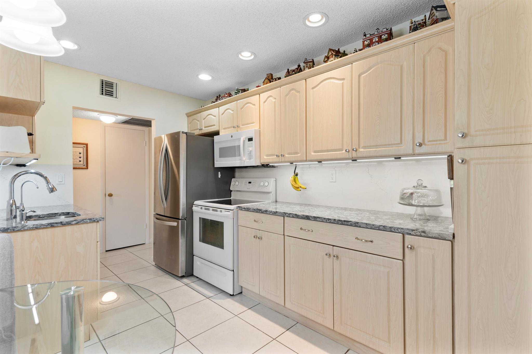 SABAL PALM VILLAGE CONDO - Residential