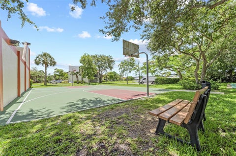 Tiny photo for 405 LIBERTY Court #405, Deerfield Beach, FL 33442 (MLS # B26087820)