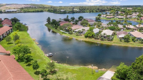 Tiny photo for 405 LIBERTY Court #405, Deerfield Beach, FL 33442 (MLS # B26087820)