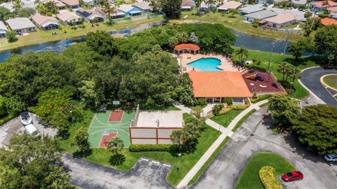 Tiny photo for 405 LIBERTY Court #405, Deerfield Beach, FL 33442 (MLS # B26087820)
