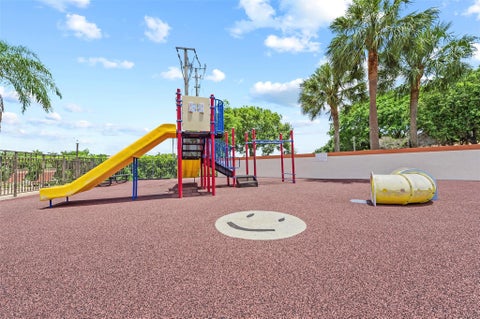 Tiny photo for 405 LIBERTY Court #405, Deerfield Beach, FL 33442 (MLS # B26087820)