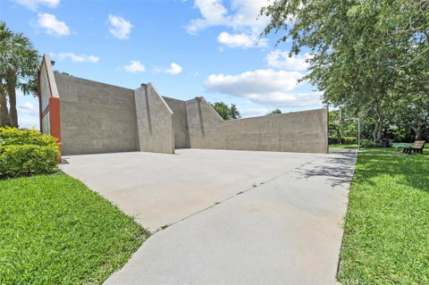 Tiny photo for 405 LIBERTY Court #405, Deerfield Beach, FL 33442 (MLS # B26087820)