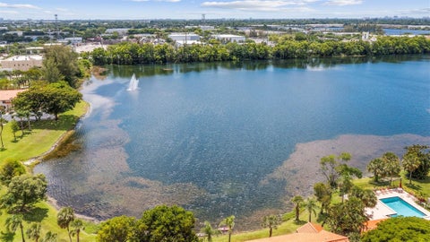 Tiny photo for 405 LIBERTY Court #405, Deerfield Beach, FL 33442 (MLS # B26087820)
