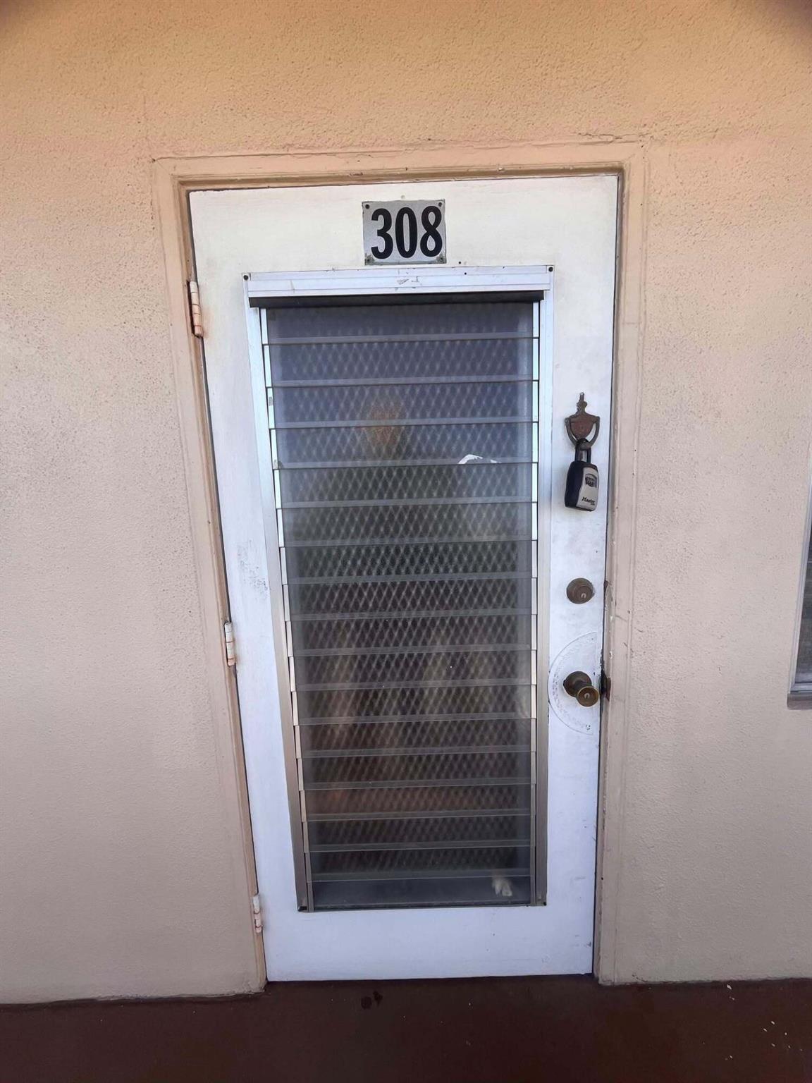 SOUTHAMPTON CONDO - Residential