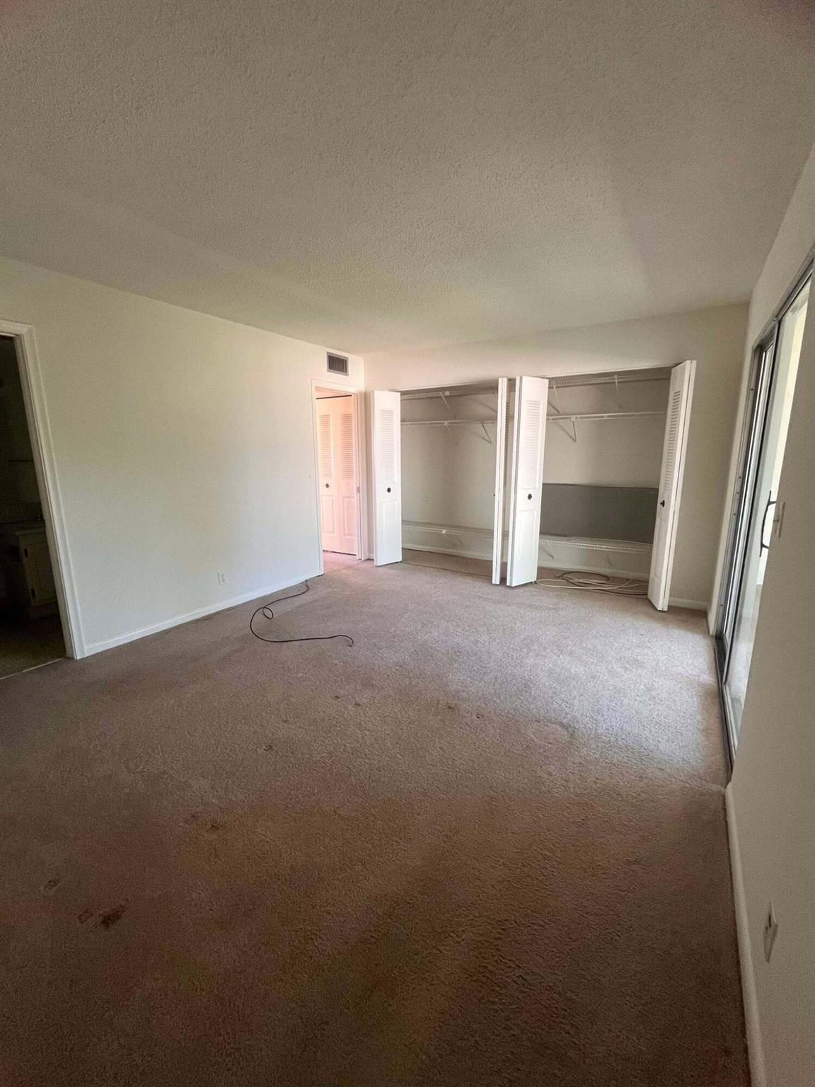 SOUTHAMPTON CONDO - Residential