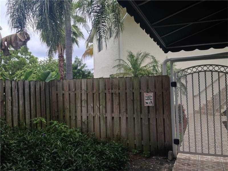 Courtyards At Windsor The - Residential Lease