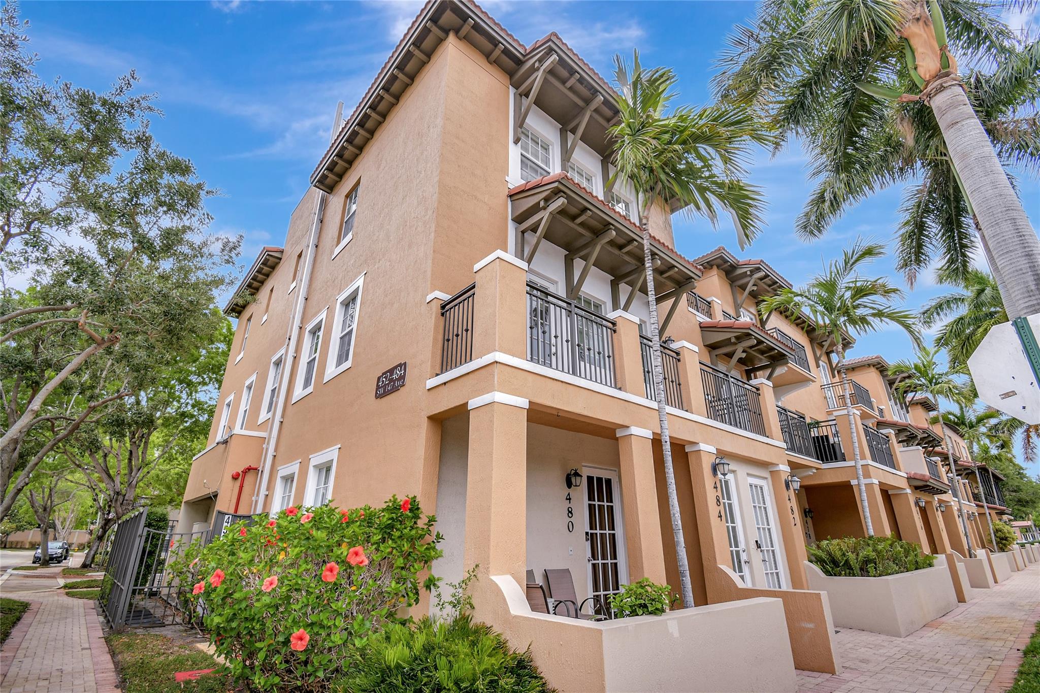 484 SW 147th Ave 484