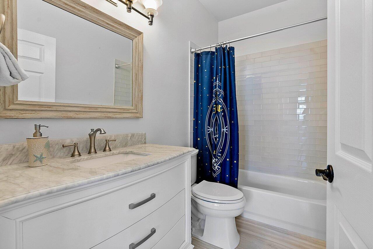 BAREFOOT COVE - Residential