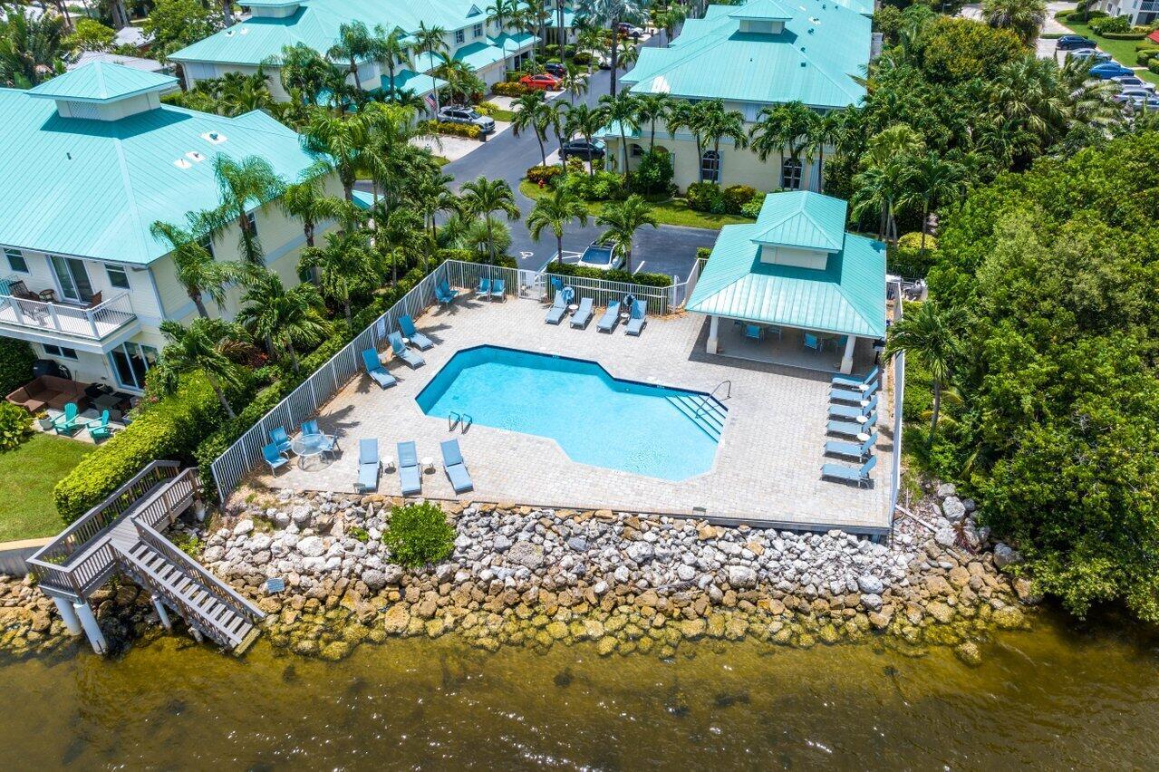 BAREFOOT COVE - Residential