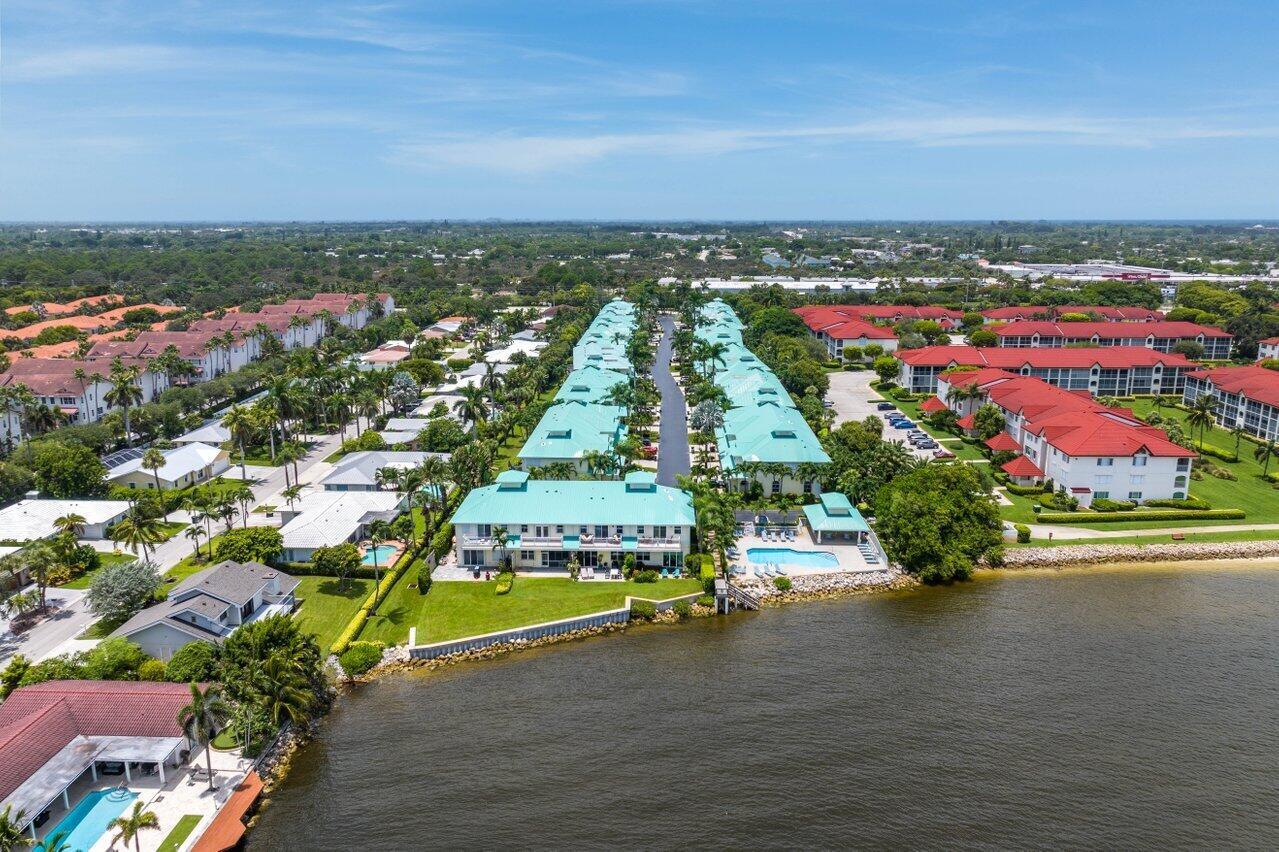 BAREFOOT COVE - Residential