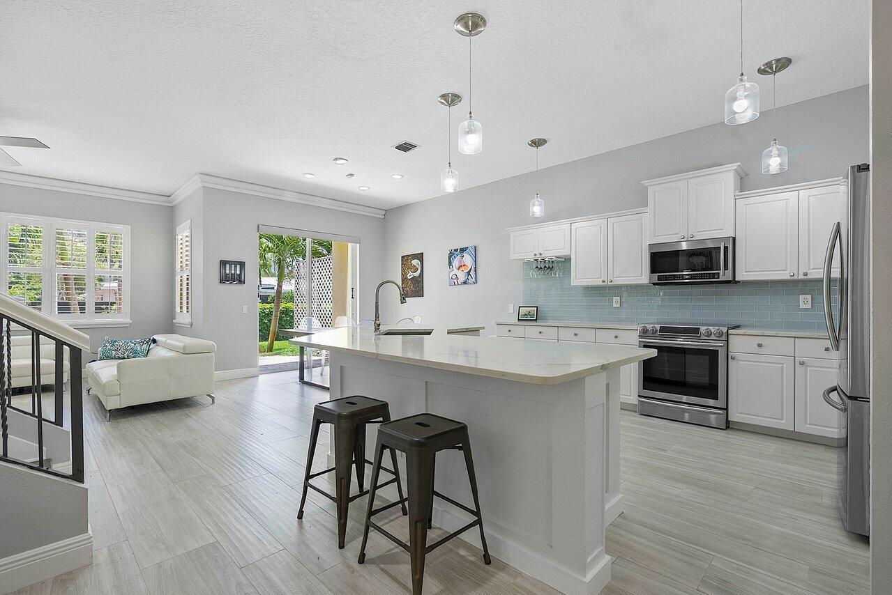 BAREFOOT COVE - Residential