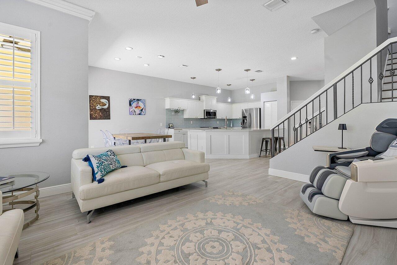 BAREFOOT COVE - Residential