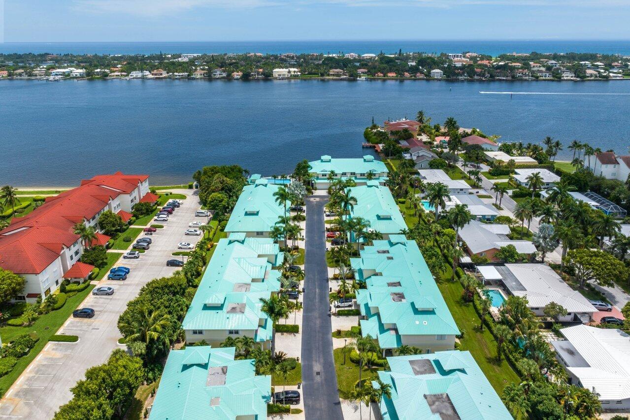 BAREFOOT COVE - Residential