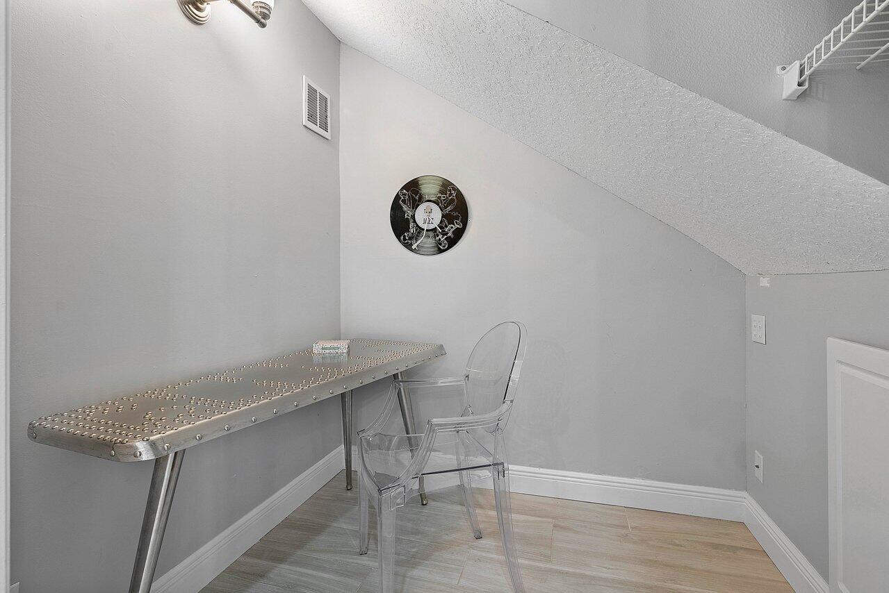 BAREFOOT COVE - Residential