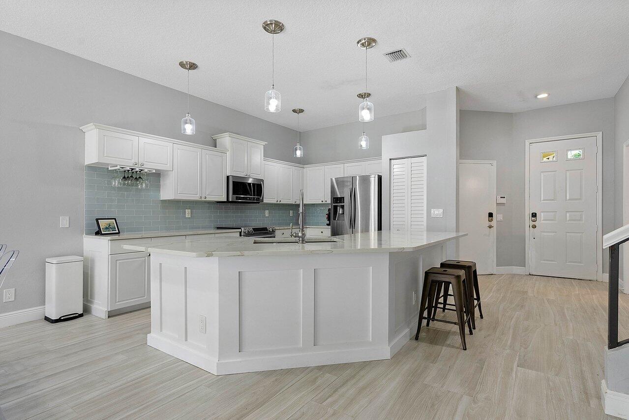 BAREFOOT COVE - Residential