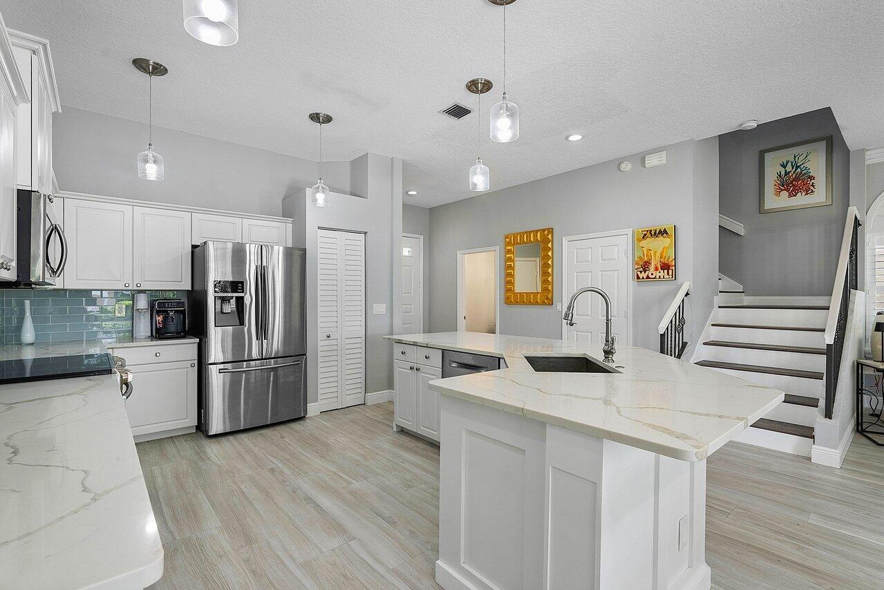 BAREFOOT COVE - Residential