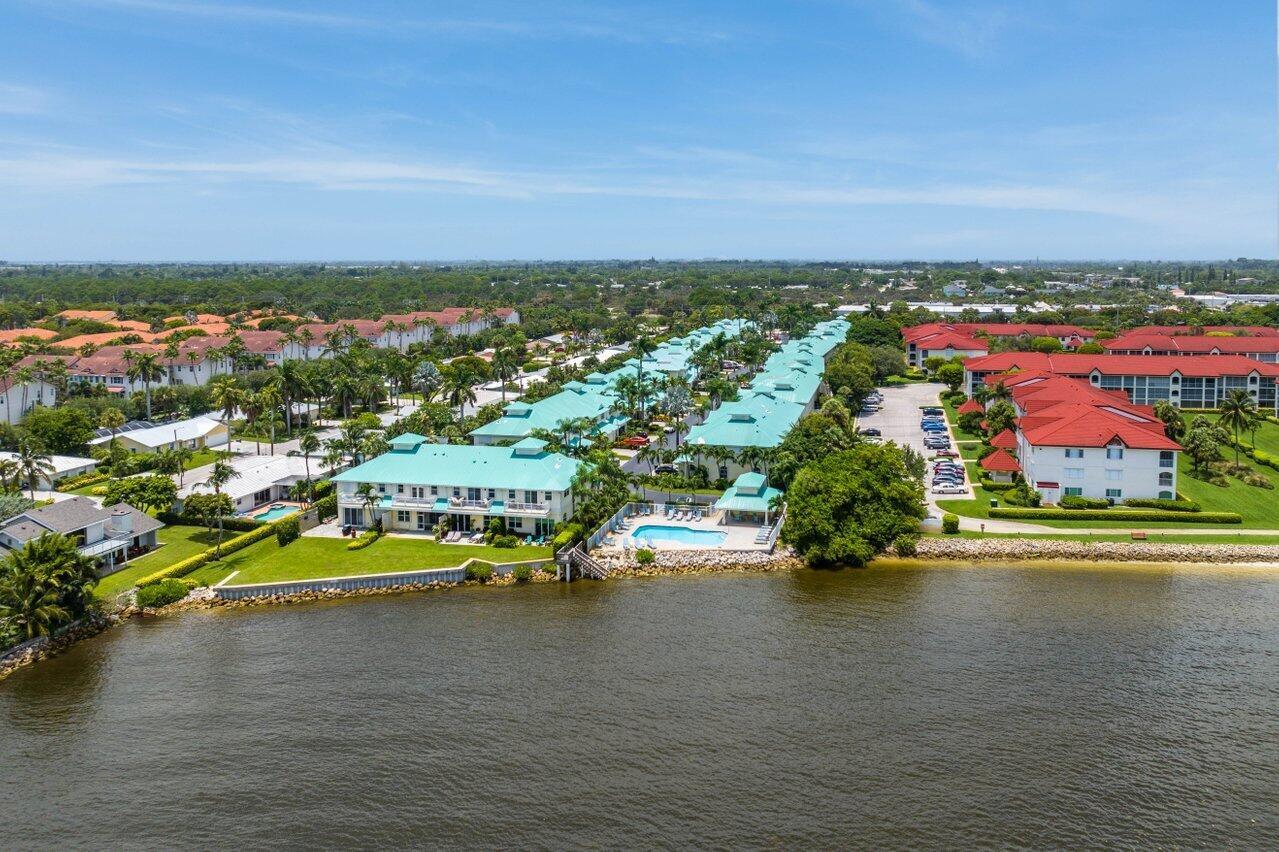 BAREFOOT COVE - Residential