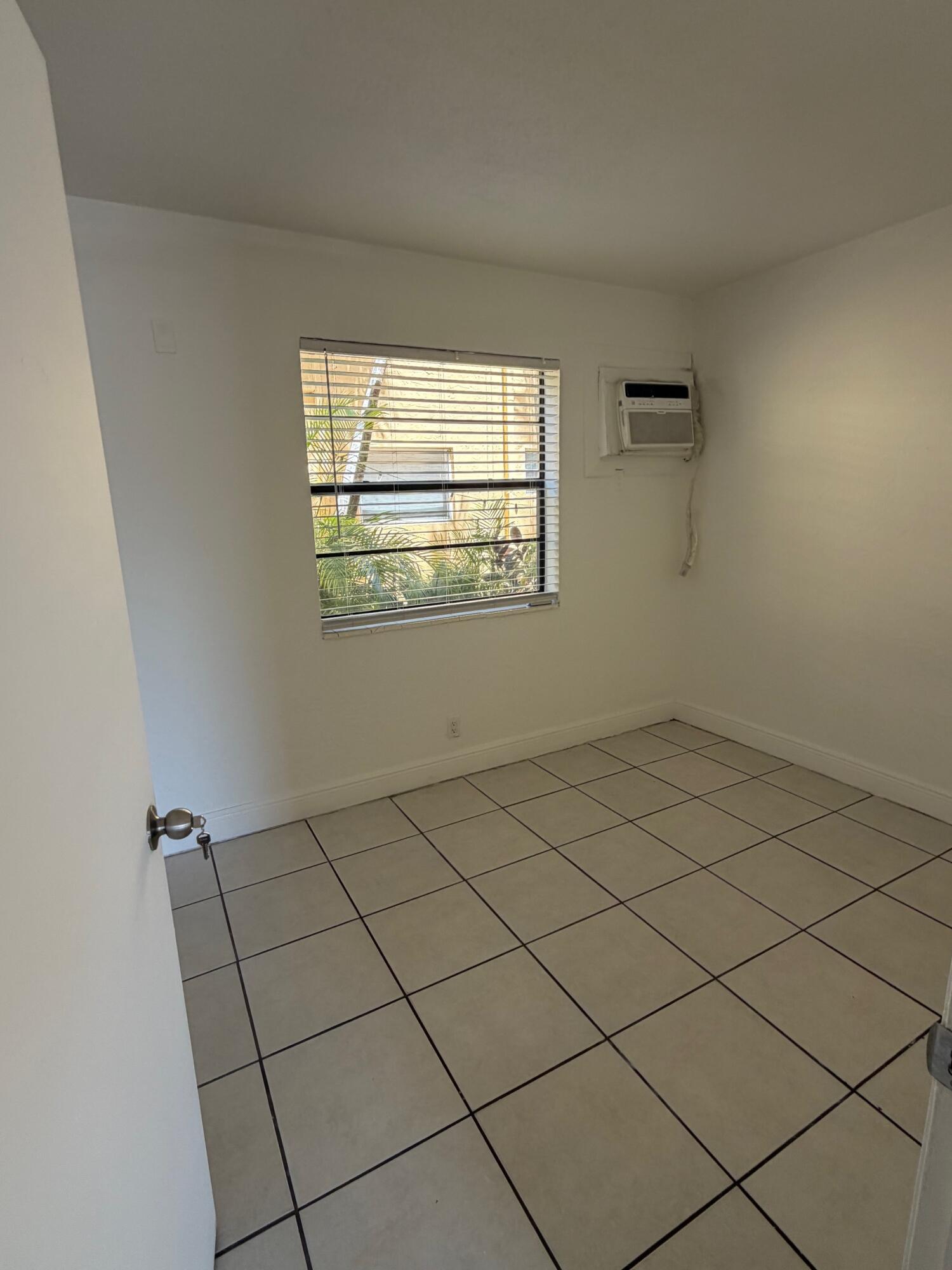 EL SOL AT MAIN STREET CONDO - Residential Lease