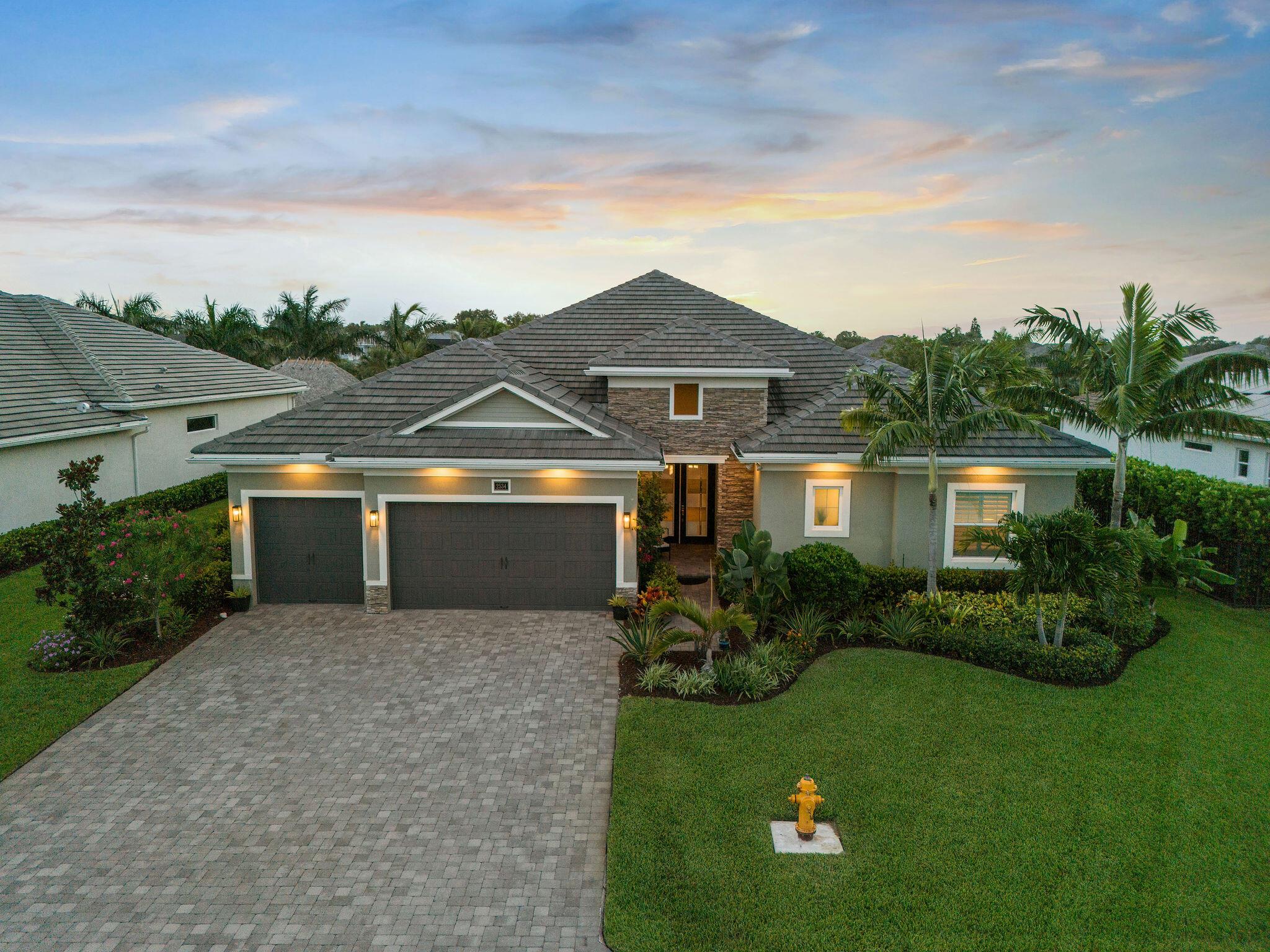 2534 NE Evinrude Circle