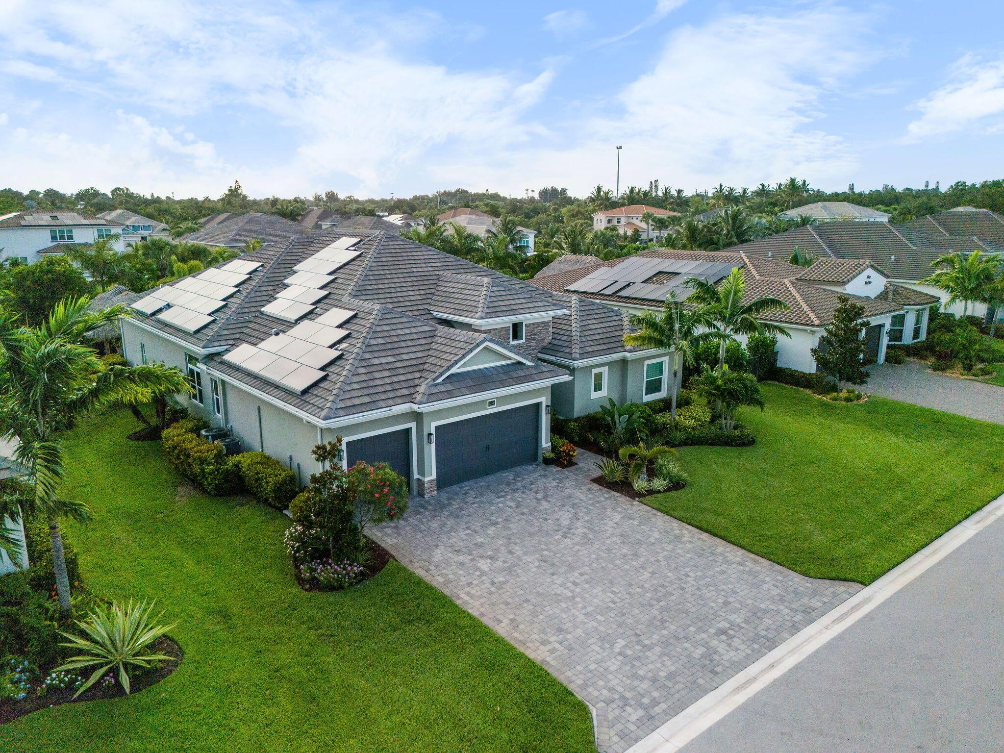 2534 NE Evinrude Circle
