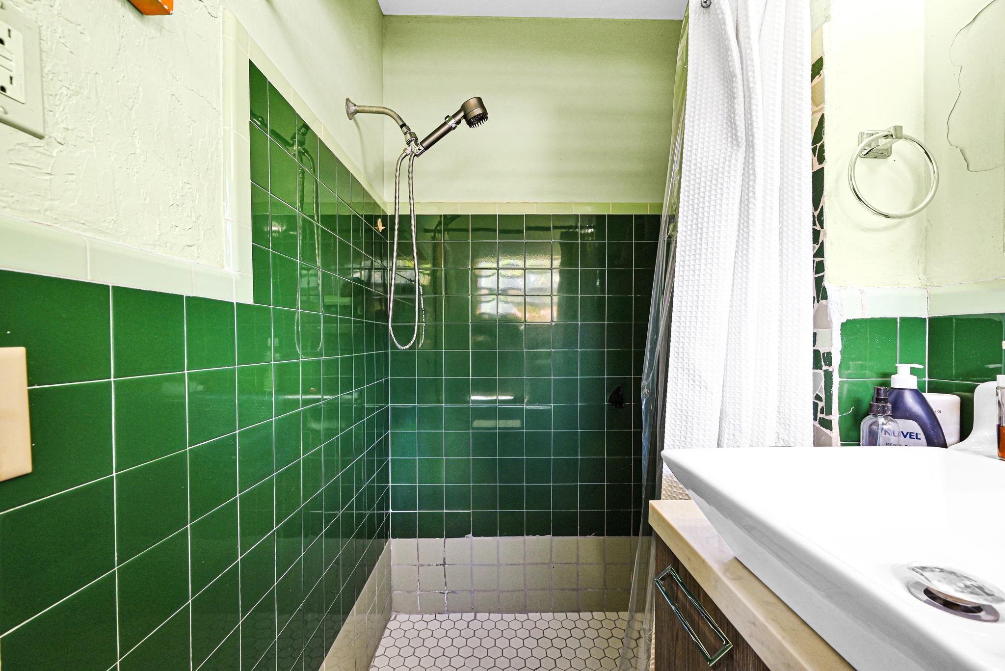 HILLBROOK - Residential Income