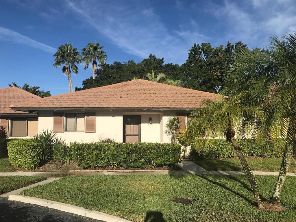 Photo of 830 Club Drive, Palm Beach Gardens, FL 33418 (MLS # R10783974)