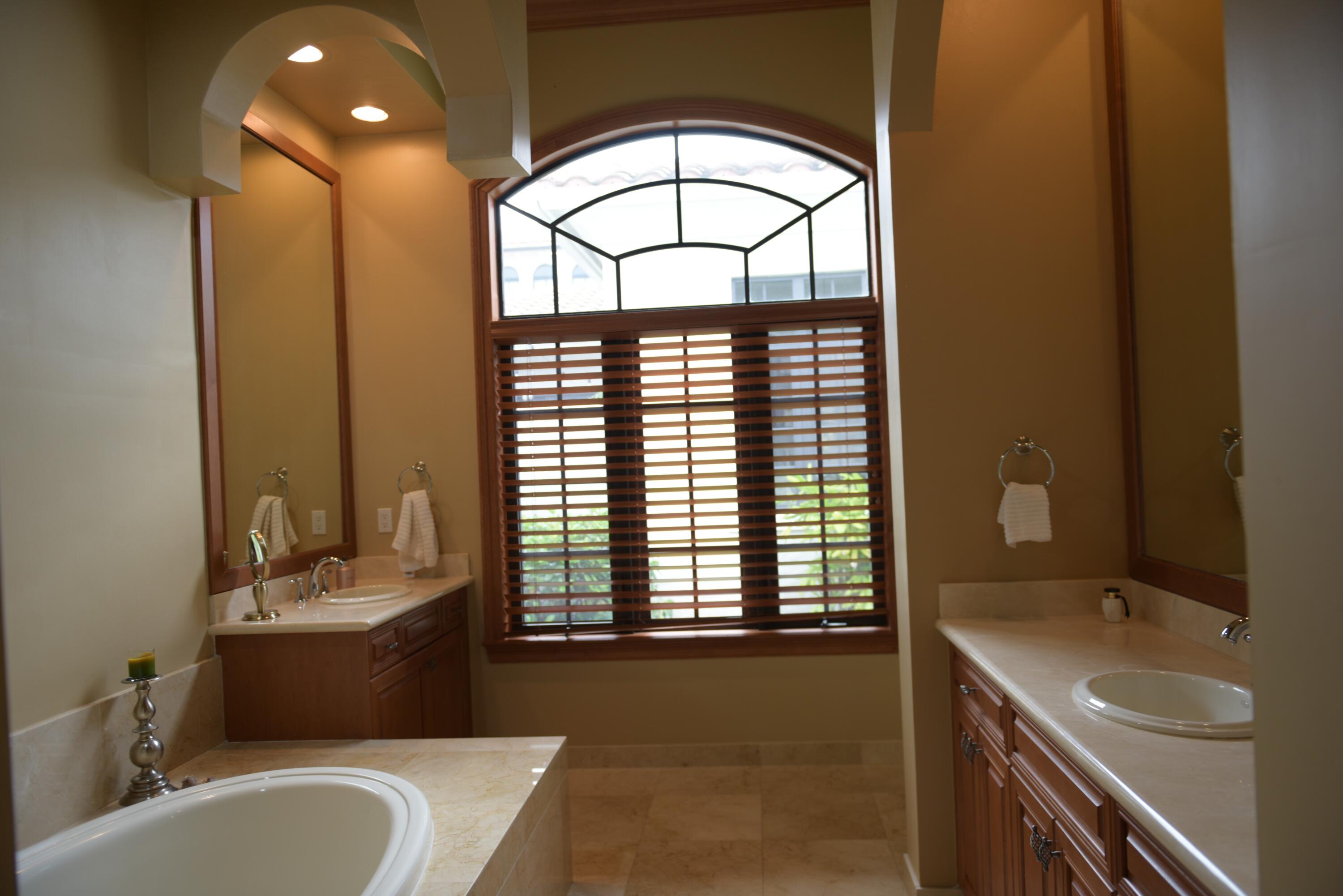 PARKLAND GOLF & COUNTRY CLUB - Residential Lease