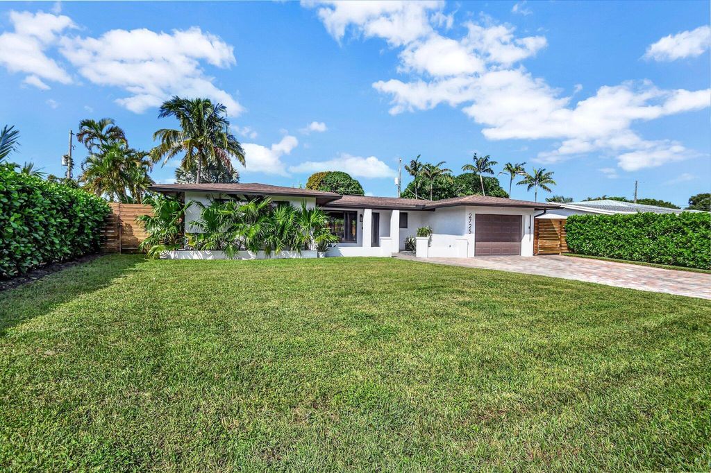 Photo of 2725 NE 2nd Court, Boca Raton, FL 33431 (MLS # R11077023)